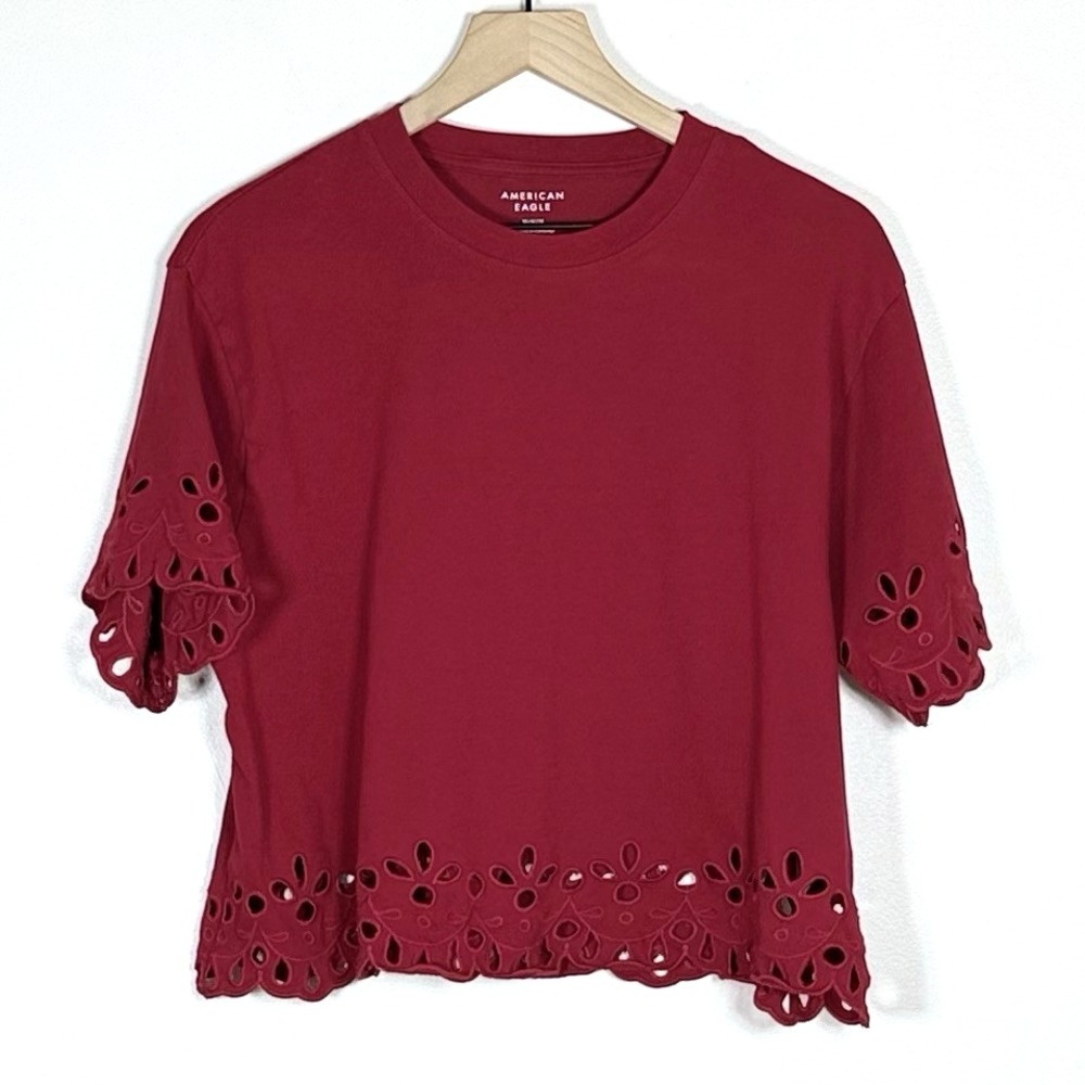 American Eagle Womens Boxy Eyelet Top Size M Red Scalloped Hem Cotton Dainty